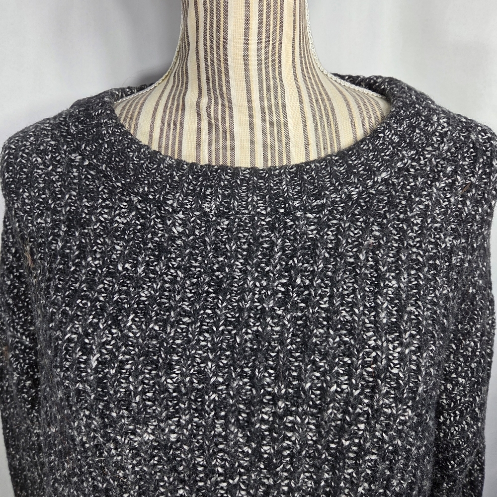 Universal Thread Black Grey White Long Sleeve Hea… - image 2